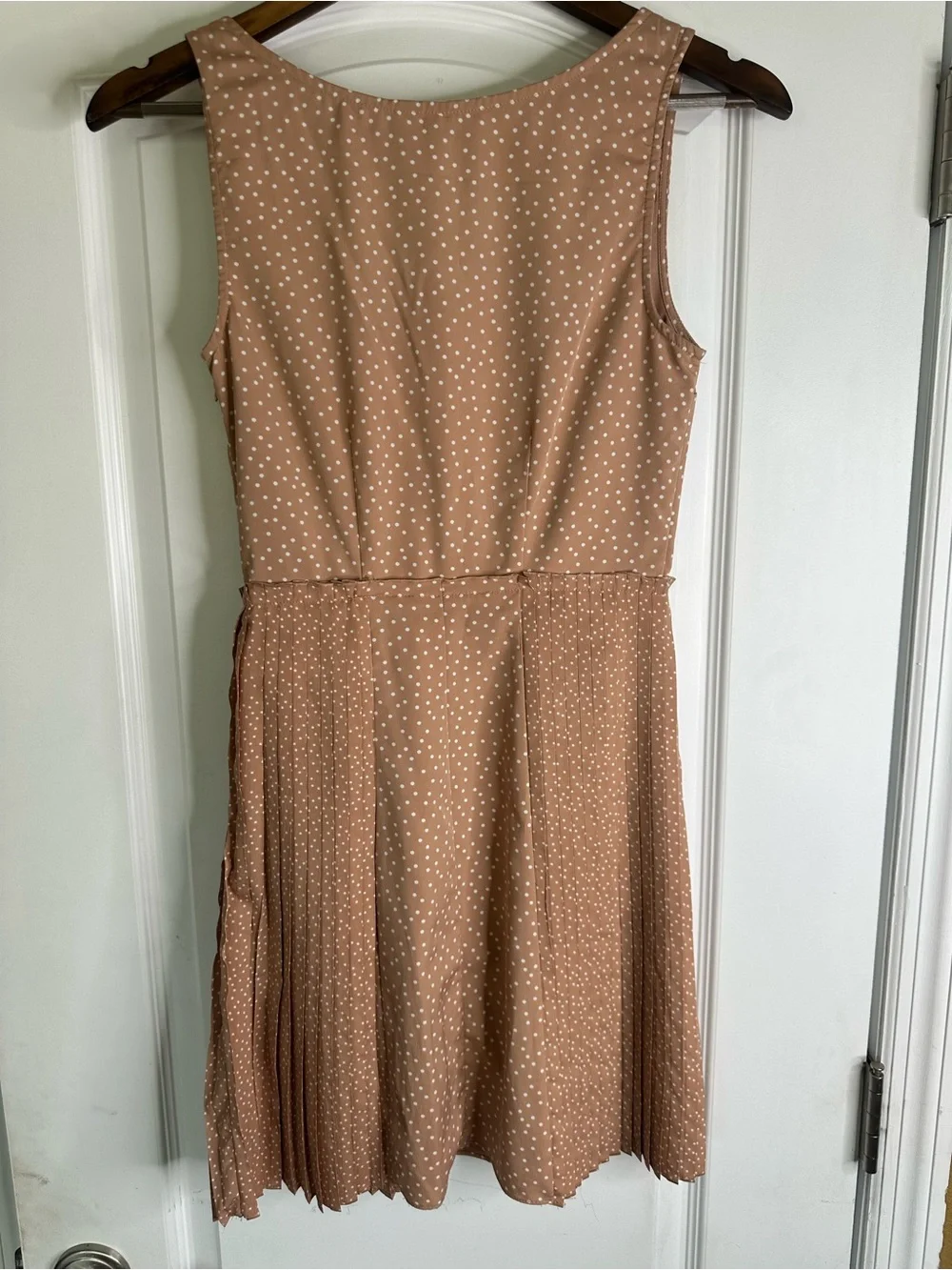 NWT LC Lauren Conrad Blush Polka Dot Pleated Mini Dress. Size 2 - Picture 4 of 4